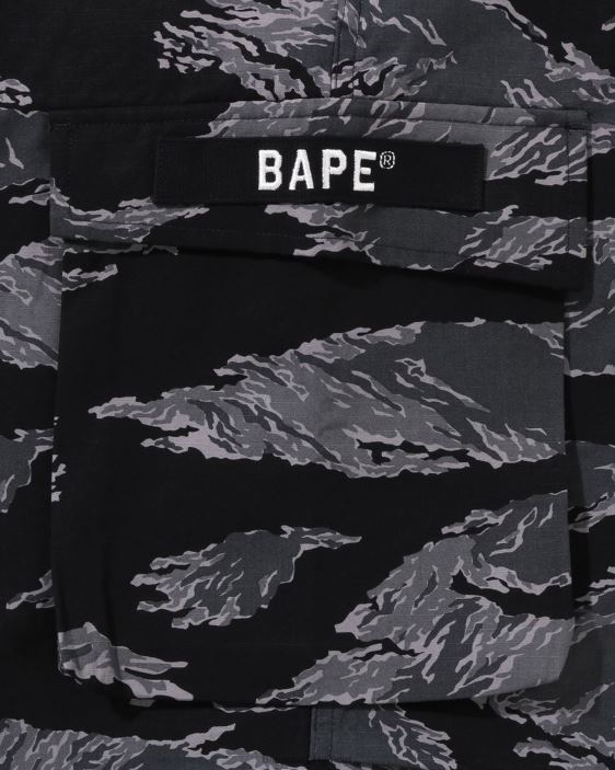 pantalones militares de ajuste relajado con camuflaje de tigre hombres negro 26D80335 A Bathing Ape