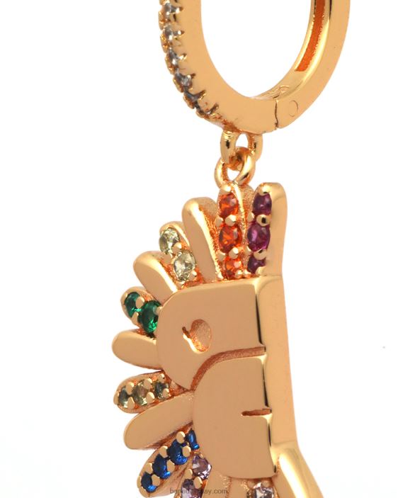 aretes dorados con detalles de cristales mujer oro 26D801111 A Bathing Ape