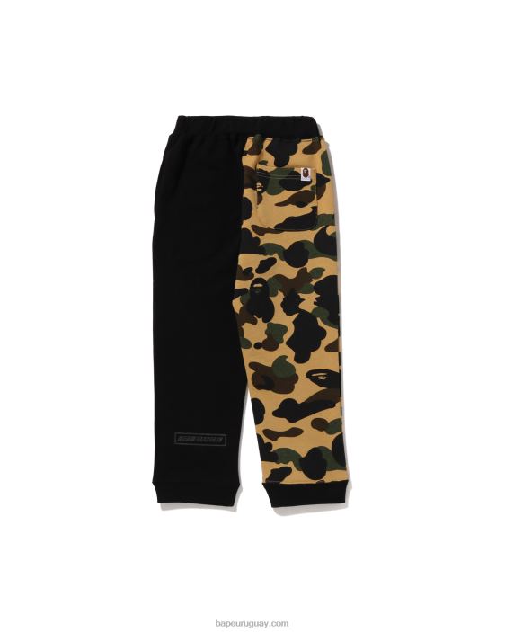 pantalones de chándal con estampado de emblema del 1er equipo camuflado niños amarillo 26D801653 A Bathing Ape