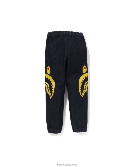 pantalones de mezclilla tipo jogger con tiburón lateral niños mezclilla 26D801405 A Bathing Ape
